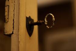 একটি চাবি ও একজন মহামানব