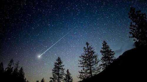 কুরআনে কি উল্কা ও নক্ষত্রকে মিলিয়ে ফেলা হয়েছে? শয়তানকে তাড়ানোর জন্য কি নক্ষত্র ছুঁড়ে মারা হয়?